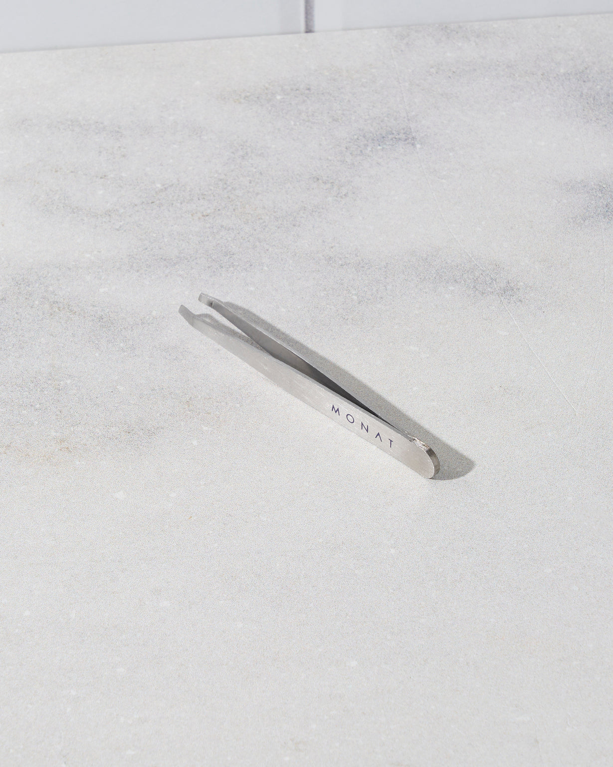 MONAT Slated Tweezers
