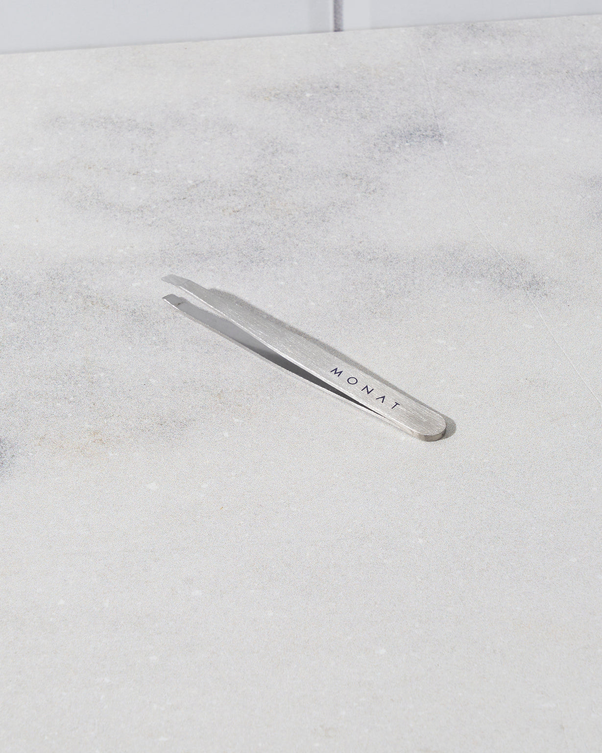 MONAT Slated Tweezers