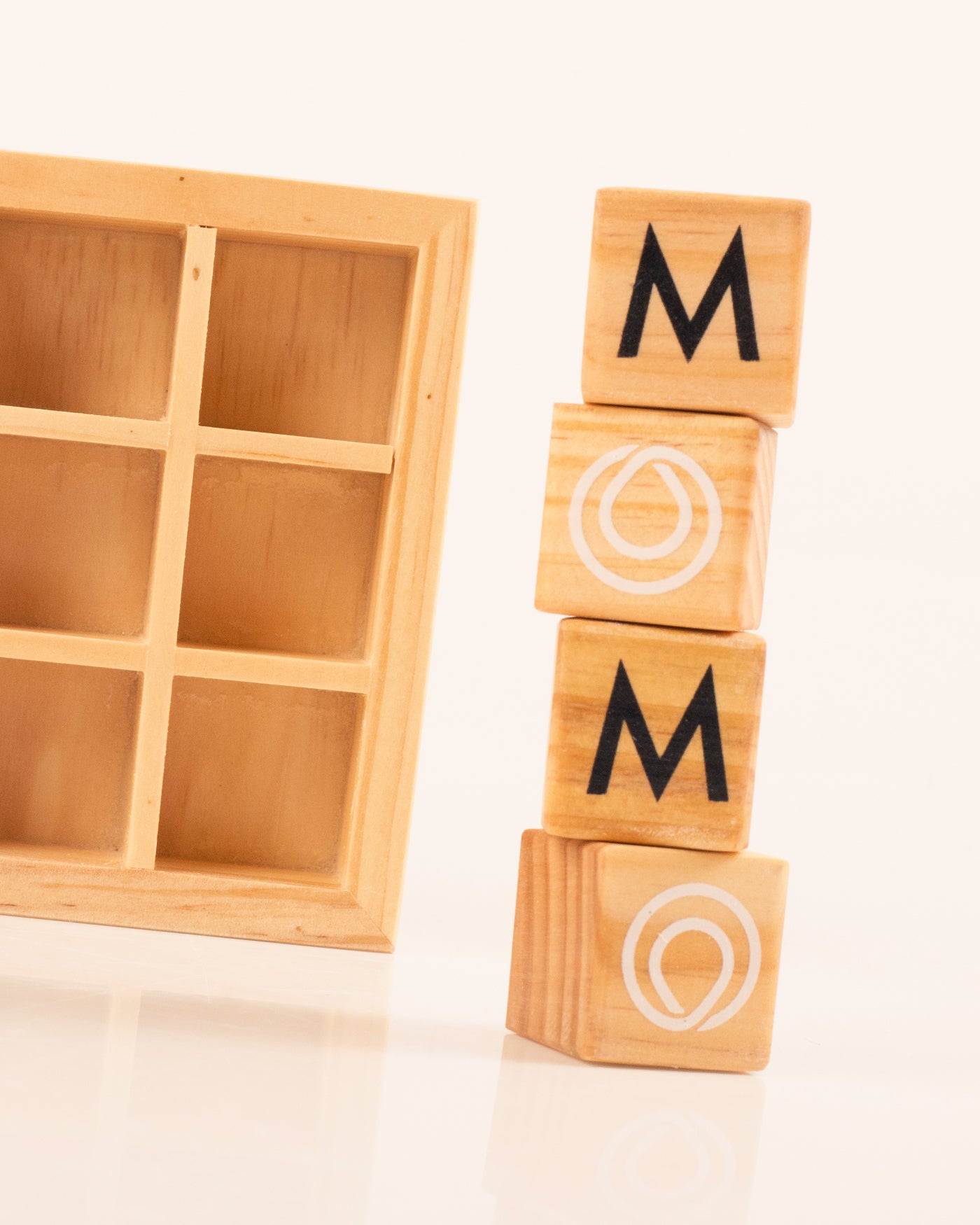 MONAT TIC TAC TOE