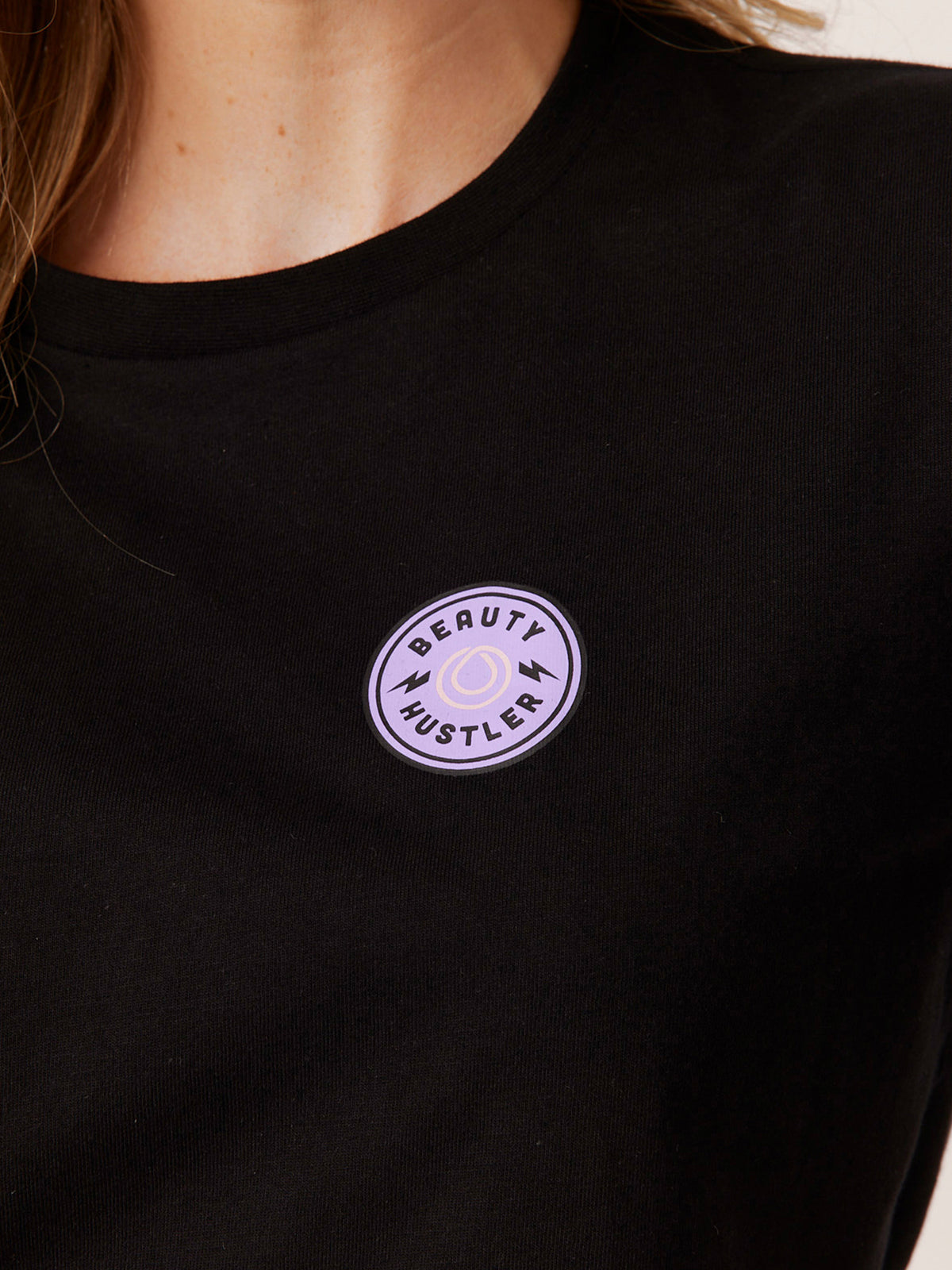 MONAT CROP BLACK HUSTLERS T-SHIRT