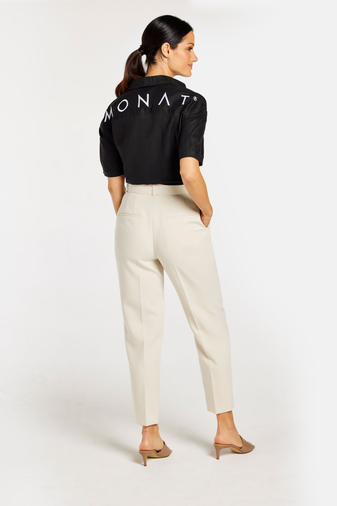 MONAT Cropped Linen Blend Shirt
