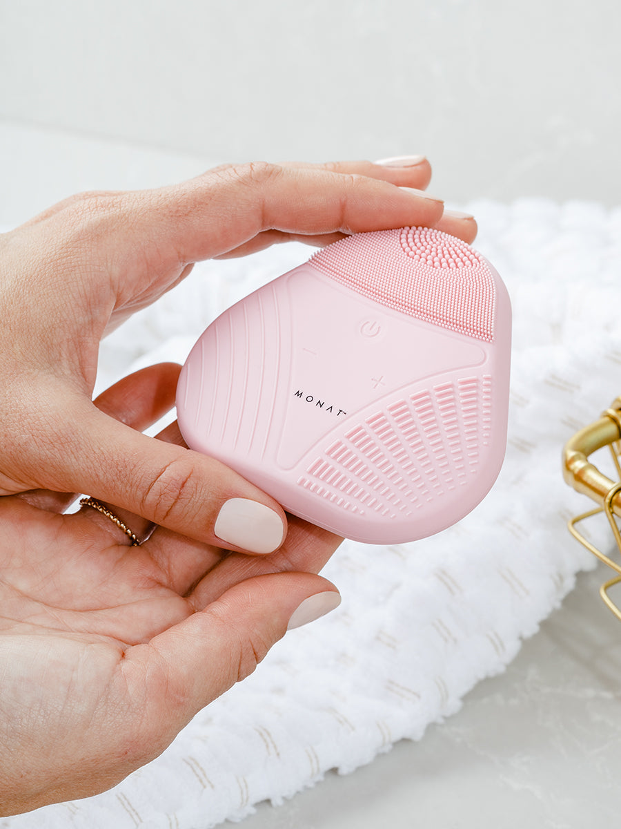 SOFT TOUCH FACIAL CLEANSING BRUSH
