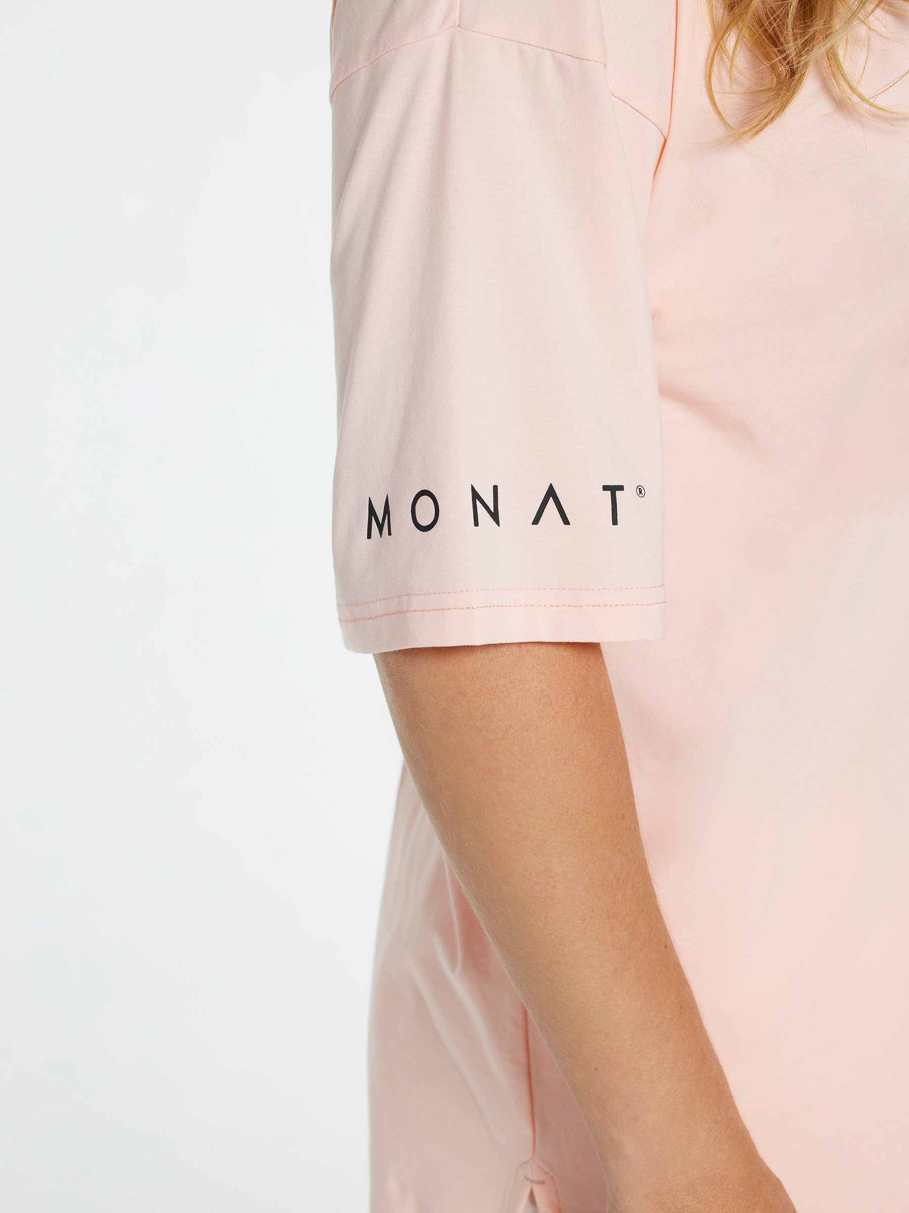 MONAT Link in Bio Oversized Tee