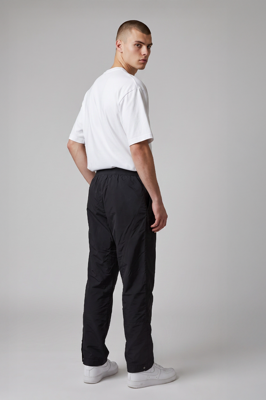 MONAT Unisex Jogger – Black