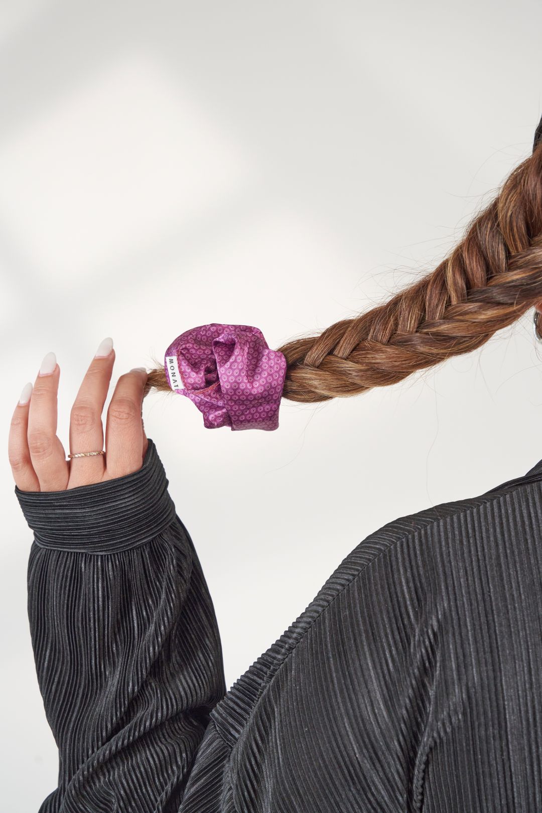 MONAT Oil Drop Scrunchie in Mauve