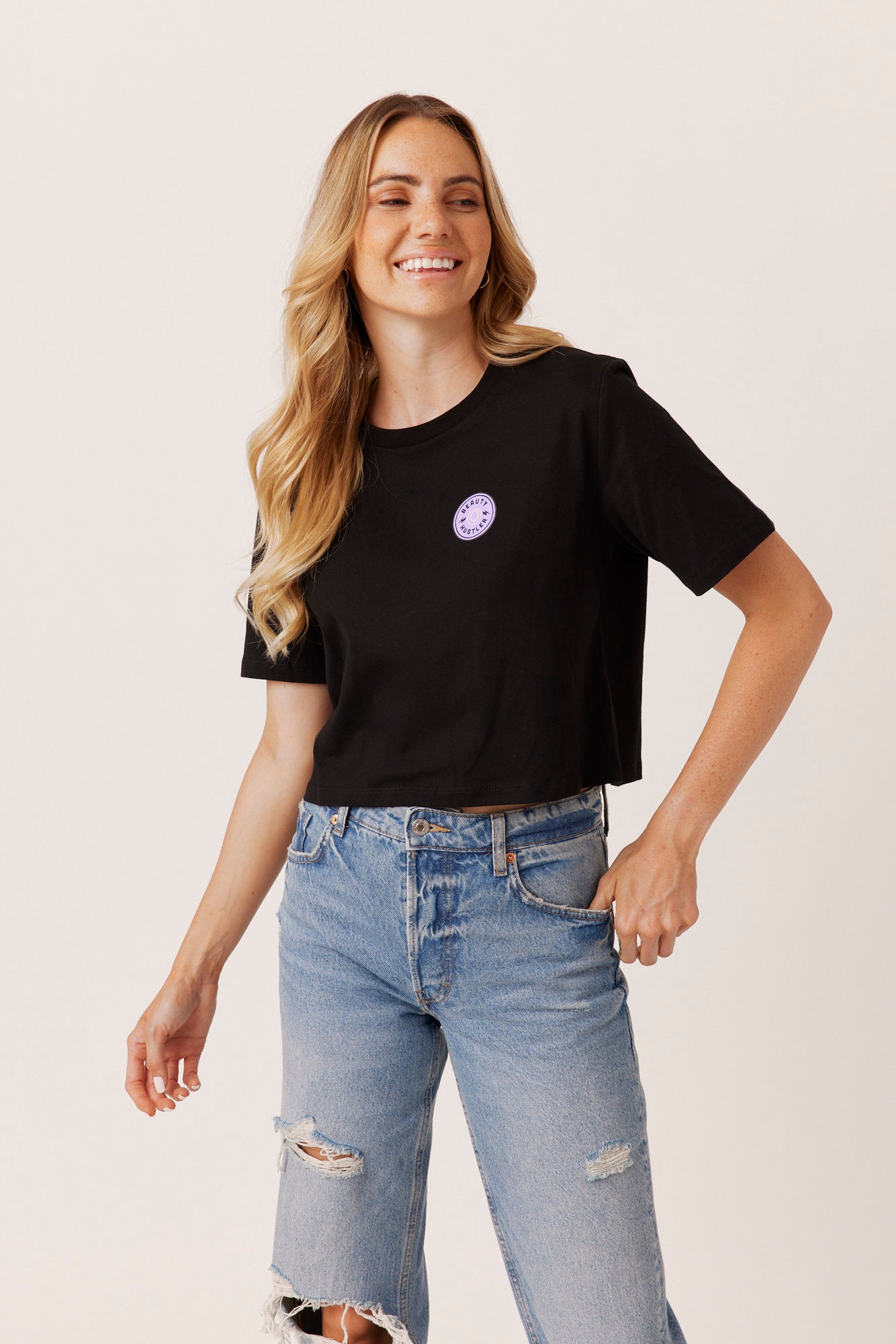 MONAT CROP BLACK HUSTLERS T-SHIRT