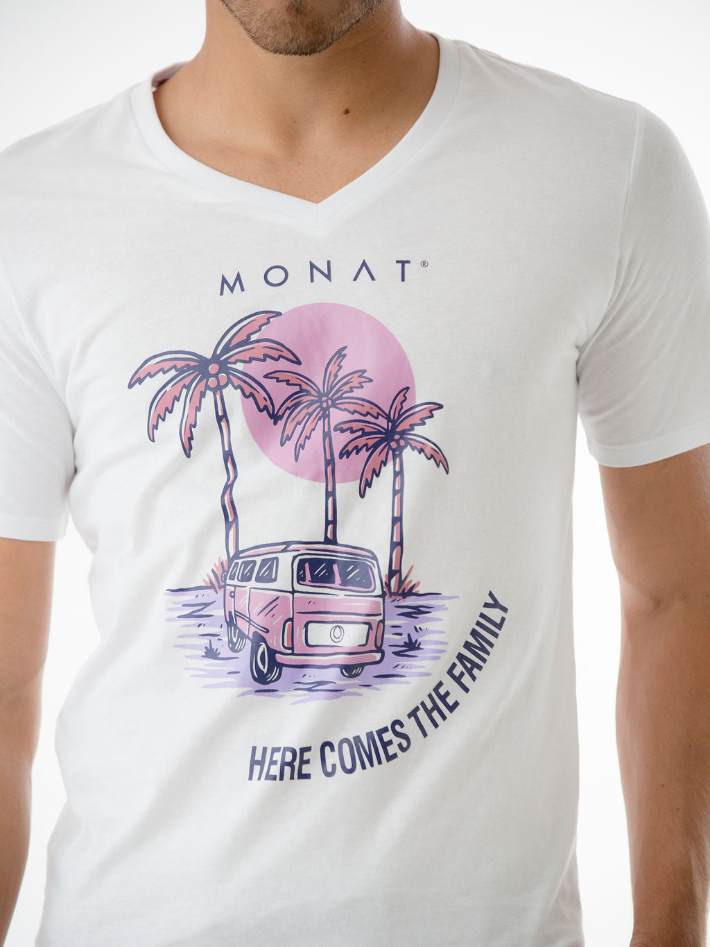 MONAT HERE COMES THE FAMILY TEE V-NECK